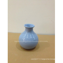 Pour le vase en céramique de Deraction Medium